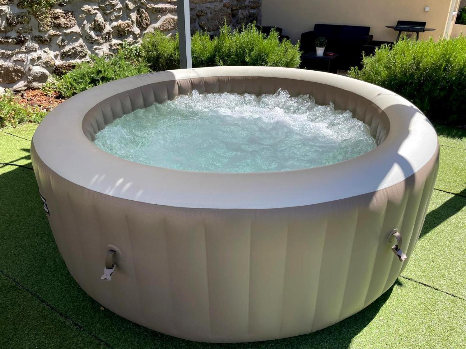 Cantinho D'Aldeia - Jacuzzi Guarda Extérieur photo