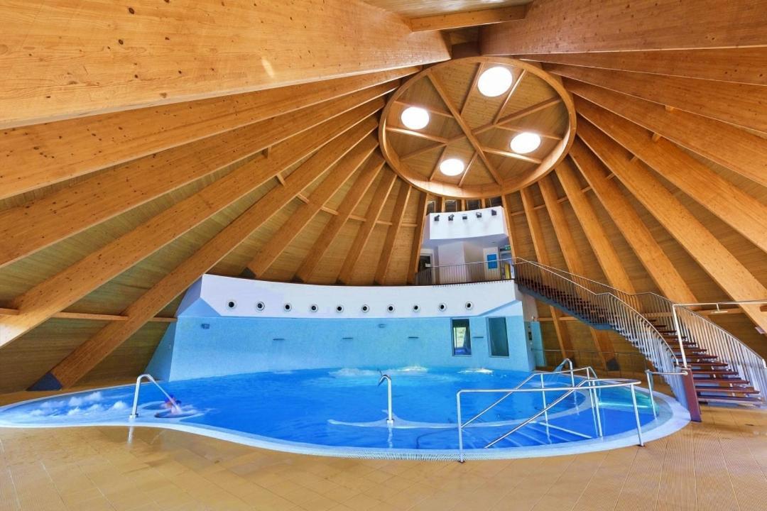 Cantinho D'Aldeia - Jacuzzi Guarda Extérieur photo